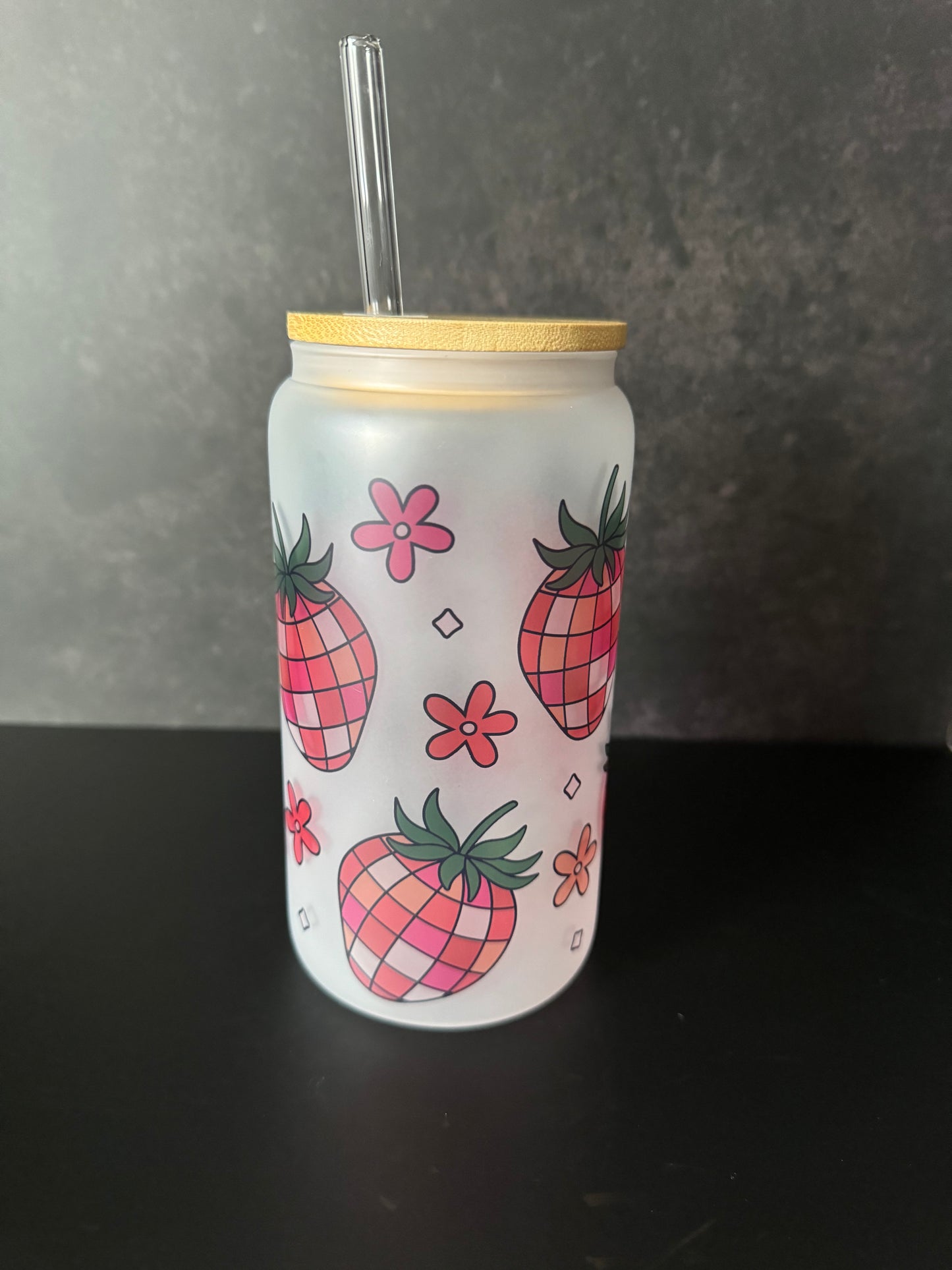 retro cutsey disco strawberry cup đ đĒŠ