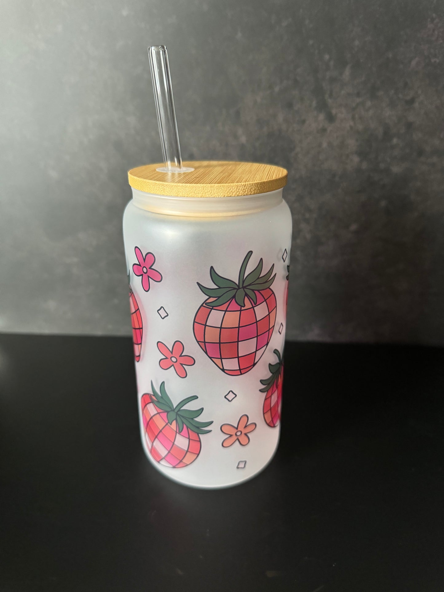 retro cutsey disco strawberry cup đ đĒŠ