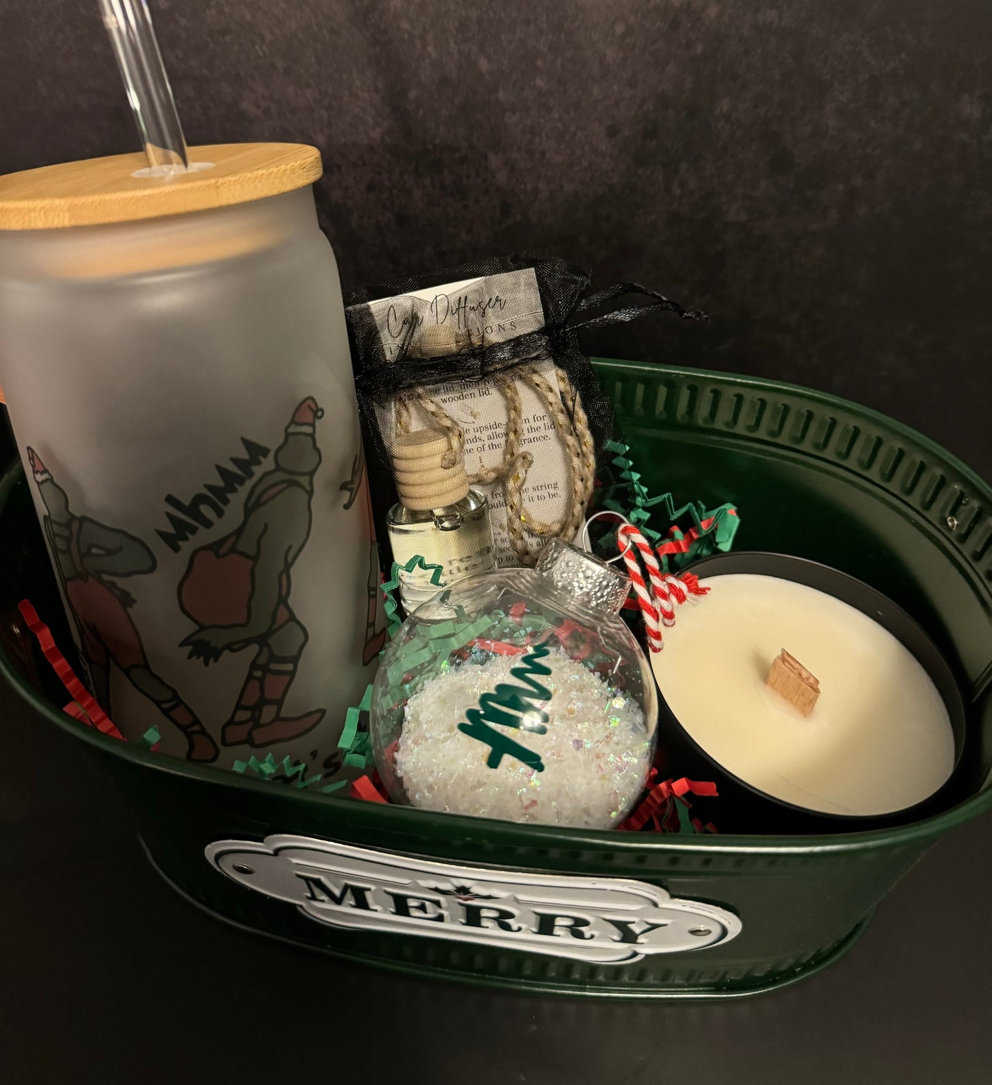 holiday gift basket - grinch 💚